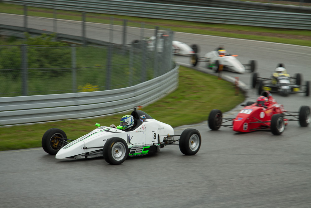 Michael nåede at føre Formel Ford-løbet foran svenske Joakim Darbom
(Foto: Gripping Media)